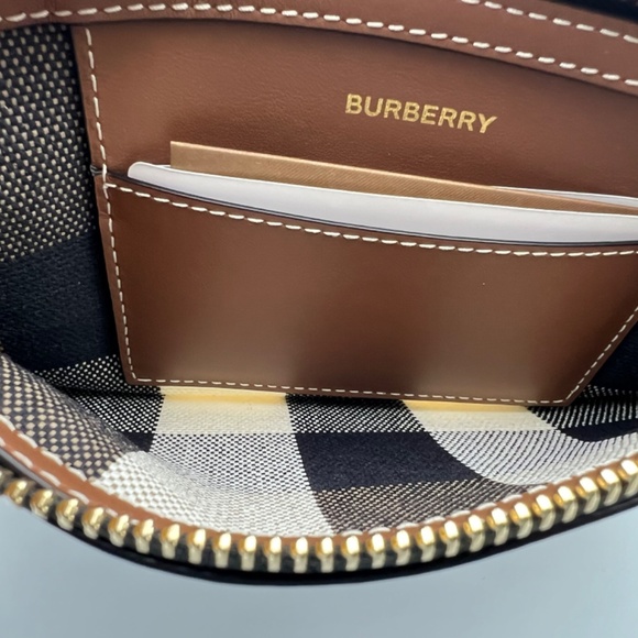 NWT BURBERRY PEYTON CHECK CANVAS AND LEATHER WRISTLET - Picture 6 of 6